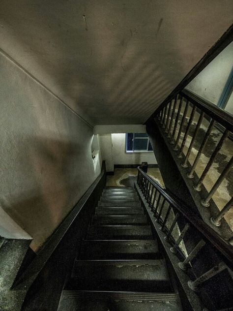 Old apartment stairs Stairs Going Down, Apartment Building Staircase, Apartment Complex Aesthetic, Old Apartment Aesthetic, Apartment Stairwell, Stairs Apartment, Apartment Staircase, Haunted Apartment, Run Down Apartment