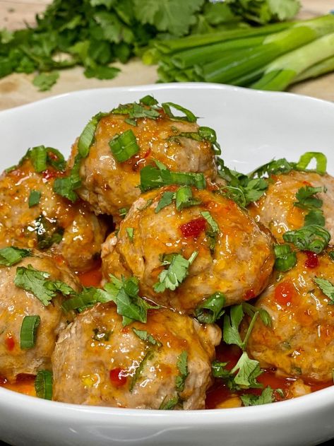 Easy Thai Sweet Chili Meatballs • Cooking with Kim Sweet Chili Meatballs, Chili Meatballs, Sweet Chili Recipe, Chili Turkey, Sweet Thai Chili, Turkey Meatballs Healthy, Ground Turkey Meatballs, Thai Chili Sauce, Tasty Thai