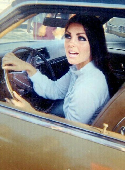 Priscilla Presley 1969-1970 – Heaven or Las Vegas Sophia Coppola, Hbo Documentaries, Elvis And Priscilla, So Me, Celebrity Style Red Carpet, Priscilla Presley, Vintage Makeup, Beauty Icons, Stevie Nicks