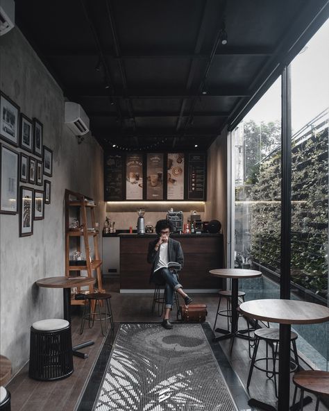 Mini Coffee Shop Interior, Rustic Cafe Interior, Coffee Cafe Interior, Coffee House Cafe, Coffee House Design, Wood Cafe, Factory Interior, Rustic Cafe, Gallery Cafe