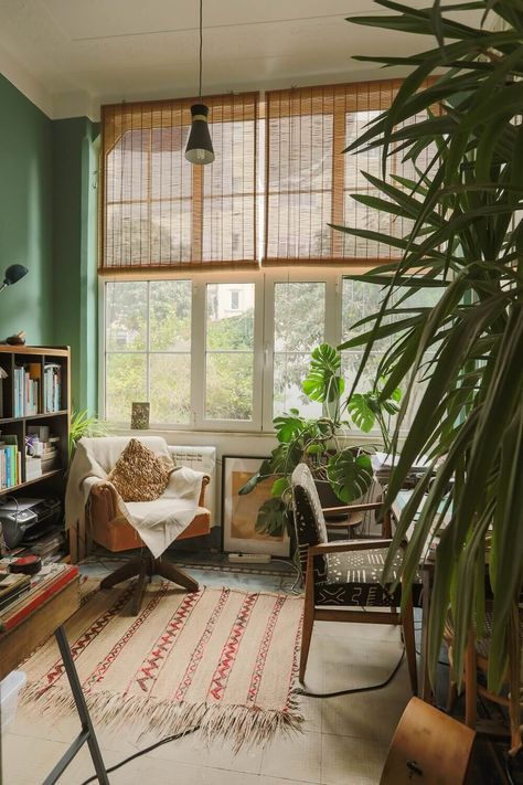 1930s Apartment, Installing A Fireplace, Open Plan Apartment, Lisbon Apartment, Bohemian Apartment, Home Atelier, Artist Loft, Deco Boheme, City House