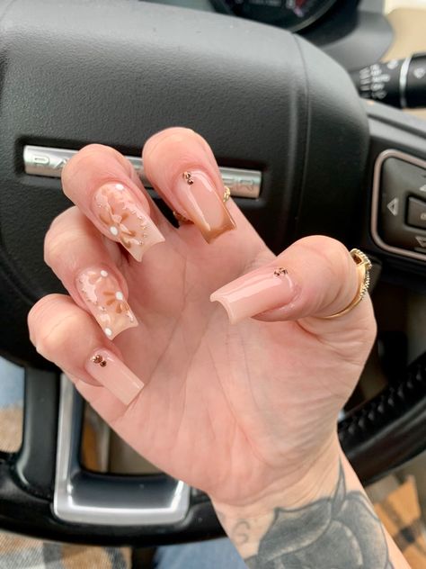 Fall Esthetic, Fall Nails Acrylic, Nails Nude, Tip Nails, French Tip Nails, Fall Nails, Nails Acrylic, Girl Falling, Nude Nails