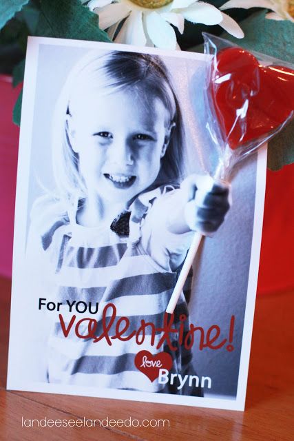 Valentine cards for school. A friend, Michelle, made these one year, and I thought it was an awesome idea. Homemade Valentines Day Cards, Cute Valentines Card, Homemade Valentines, Creative Valentines, Foto Tips, Valentines School, Valentine Photo, My Funny Valentine, Valentine's Day Diy