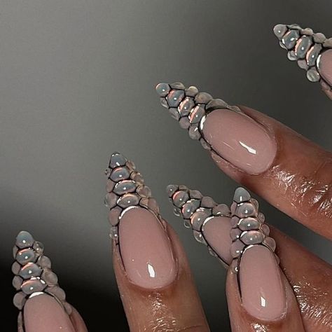 𝐓𝐫𝐚𝐜𝐢𝐞 • 𝐇𝐨𝐮𝐬𝐭𝐨𝐧 𝐀𝐫𝐭𝐢𝐬𝐭 on Instagram: "Here for the texture 😮‍💨" Nails And Shoes, Silver Gold Nails, Simple Stiletto Nails Designs, Nail Ideas Colorful, Texture Nails, Textured Nails, White Lace Nails, Nail Design Glitter, Gel Nail Art Designs