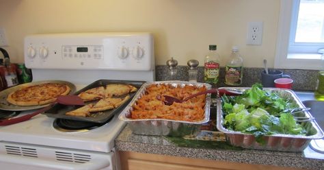 A blog about saving money, making things at home, and keeping a family happy. Party Food For A Crowd, Party Food On A Budget, Food On A Budget, Baked Ziti Recipe, Bloc Party, Best Party Food, Food Party, Cooking For A Crowd, Baked Ziti