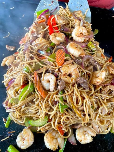 Easy Griddle Lo Mein Chinese Food On The Blackstone, Blackstone Seafood, Lo Mein On Blackstone Griddle, Blackstone Grill Recipes Hibachi, Lo Mein Noodles On Blackstone, Blackstone Chicken Lo Mein, Hibachi Noodles On Blackstone Griddle, Blackstone Lo Mein, Blackstone Lomein Noodles