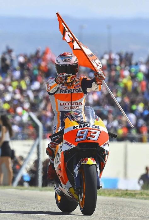 Mark Marquez - Motorcycle World Champion  125cc (Derbi RSA125) : 2010  Moto2 (Suter MMXII) : 2012  MotoGP (Honda RC213V) : 2013, 2014, 2016 & 2017 (ph: F1Champs) Mark Marquez, 93 Marc Marquez, Marc Marquez Photoshoot, Cristiano Ronaldo Young, Motogp Marc Marquez, Marc Marquez And Valentino Rossi, Motogp Track, Marc Marquez, Moto Gp