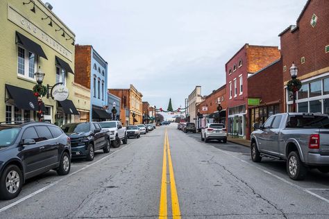 15 Best Things to Do in Seneca, SC Seneca South Carolina, Best Places To Retire, Lake Keowee, Memorial Hospital, Recreational Activities, Walking Trails, Coastal Towns, Camping Experience, Southern Charm