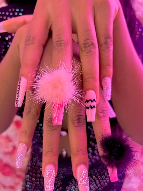 27 Birthday Nails, 19th Bday Nails Ideas, Aquarius Acrylic Nails, 26th Birthday Nail Ideas, Birthday Full Set Nails, Pink Aquarius Nails, Aquarius Nails Birthday, Birthday Acyrilics Nails, Birthday Nails January