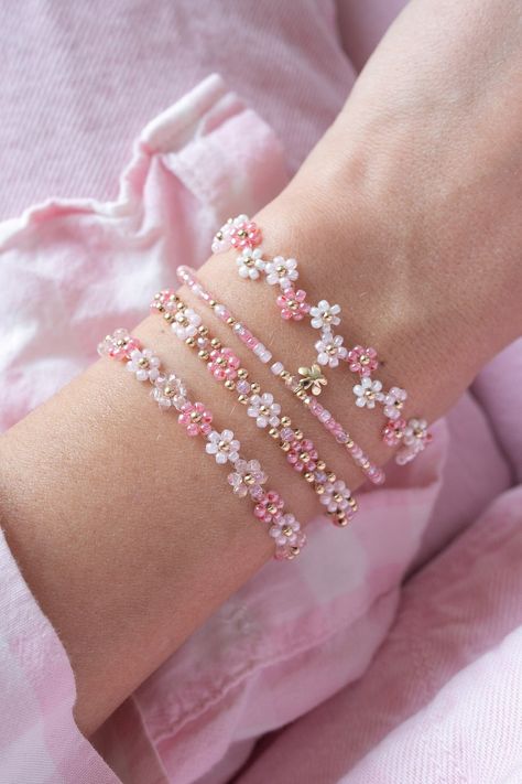 This Beaded Bracelets item by LivAndAdri has 156 favorites from Etsy shoppers. Ships from Canada. Listed on 11 Jun, 2024 Floral Beaded Bracelet, Bead Bracelet Design Ideas, Flower Bead Bracelet, Pink Bracelets, Bracelet Colors, Girly Bracelets, Preppy Jewelry, Pretty Jewelry Necklaces, Toho Beads