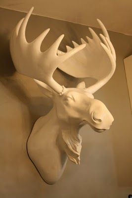 I want one of these little beauties in my dining room with my beautimous picnic table and country flowers Faux Moose Head, Moose Head Decor, Moose Pictures, Foam Carving, Moose Decor, Moose Head, Hunting Decor, Folding Origami, Paper Mache Sculpture