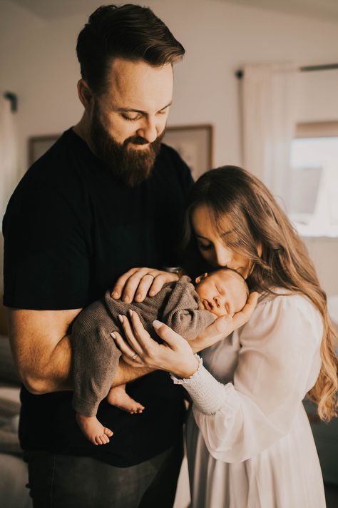 Infant Family Photos Indoor, Crib Newborn Photography, Lifestyle Newborn Session At Home, Nursery Lifestyle Photography, Diy Family Newborn Pictures At Home, Newborn Photography Home Session, I'm Home Newborn Session, In Home Newborn Family Photos, In Home Newborn Photoshoot