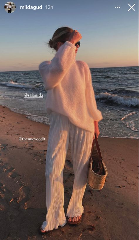 Winter Beach Outfit, European Beach, 20 Outfits, Outfits For Summer, Winter Beach, Cold Weather Outfit, Beach Attire, Beach Outfits, Dress Appropriately