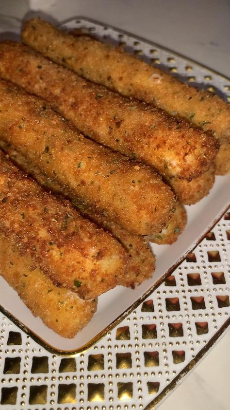 Mozzarella Sticks❤️ | Pinterest Baked Cheese Sticks, Hot Cheetos, Nashville Hot, Baked Cheese, Mozzarella Sticks, Videos Cooking, Cheese Sticks, Food Therapy, Cheese Fries