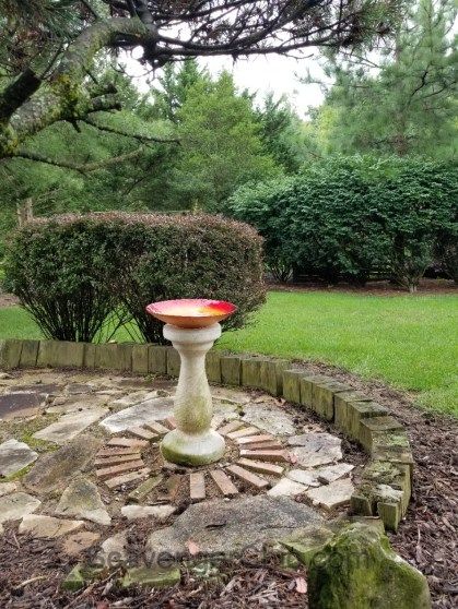 Bird Bath Stand Repurpose, Diy Birdbath Ideas, Garden Ideas Plants, Birdbath Ideas, Fairy Garden Bird Bath, Diy Birdbath, Birdbath Garden, Concrete Bird Bath, Diy Beach Decor