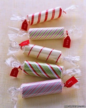 Creative Ways To Give Money, Ways To Give Money, Money Gift Ideas, Candy Display, Creative Money Gifts, Last Minute Christmas Gifts, Christmas Money, Diy Money, Paper Towel Roll Crafts