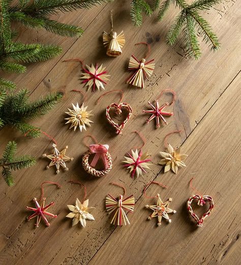 Raffia Christmas Decorations, Straw Christmas Decorations, Straw Christmas Tree Ornaments, Woven Ornaments, Straw Ornaments, Straw Art, Natural Ornaments, Merry Chistmas, Uk Christmas