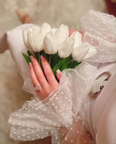 Holding Flowers, Tulips, Friends Family, With Friends, The World, Flowers, White, Instagram