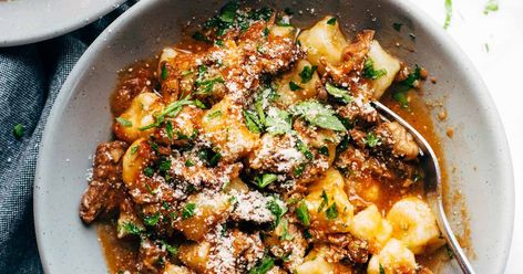 Instant Pot Short Rib Ragu Recipe - Pinch of Yum Ragu Gnocchi, Short Rib Ragu, Lentil Ragu, Pinch Of Yum, Beef Ragu, Pot Food, Ragu Recipe, 5 Ingredient Dinners, Radish Recipes