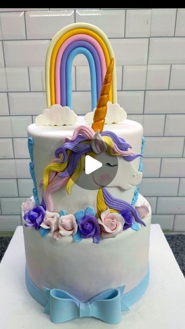 How To Make Fondant Unicorn, Fondant Unicorn Cake Topper Tutorial, Unicorn Pasta, Unicorn Tutorial, Fondant Unicorn Cake Toppers, Fondant Unicorn, Easy Unicorn Cake, Unicorn Topper, Topper Fondant