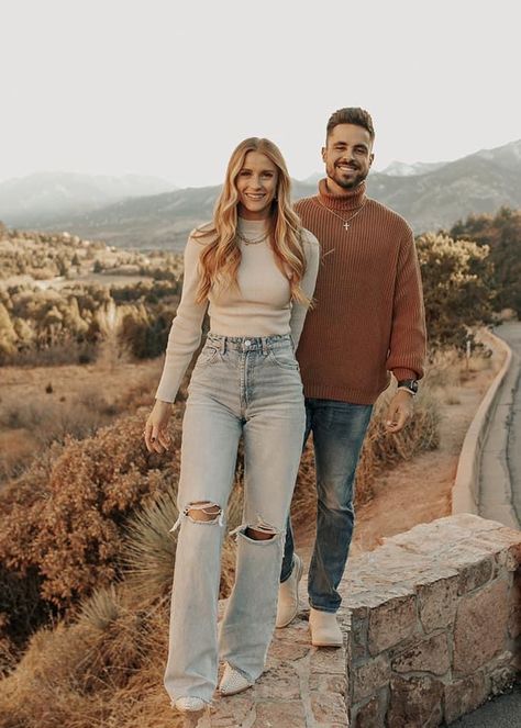 Couple Outfits Thanksgiving, Beige Couples Outfit, November Couple Photoshoot Outfits, Plaid Couples Outfits, Engagement Photo Outfits For Men Fall, Coordinating Couple Outfits For Pictures Fall, Outfit Inspo Engagement Photos, Neutral Outfit Couple Photoshoot, Couples Picture Outfits