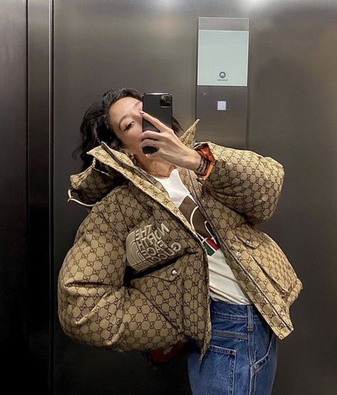 The North Face Street Style, Gucci North Face, The North Face Gucci, North Face Gucci, North Face X Gucci, Doudoune The North Face, Gucci Outfit, Puffer Jacket Outfit, Funky Fashion