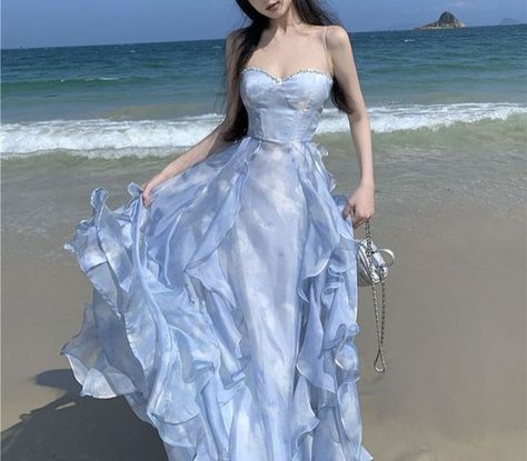 Korean fashion Beach Themed Dress, Jellyfish Prom Dress, Ocean Prom Dress, Light Blue Dress Aesthetic, Sea Inspired Dress, Oc Dress Ideas, Pastel Blue Bridesmaid Dress, Blue Fairy Outfit, Prom Blue Dress