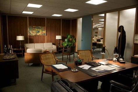 80s male office Mad Men Furniture, Mad Men Interior Design, Mad Men Office, Mid Century Office, Mid Century Modern Office, Men Office, Miniature Inspiration, Morgan Stanley, Century Decor