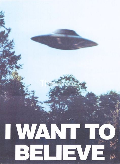 Mulder Scully, Alien Aesthetic, I Want To Believe, Science Fiction Series, I Want To Leave, Arte Alien, Fox Mulder, I Love Cinema, Aliens And Ufos