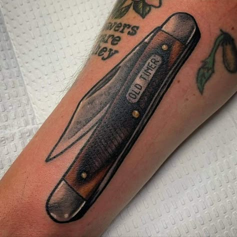 Pocket Knife Tattoo, Tattoo Chart, Traditional Tattoo Drawings, Indian Feather Tattoos, Cowboy Tattoos, Traditional Tattoo Designs, Knife Tattoo, Cool Small Tattoos, Tattoo Style Drawings