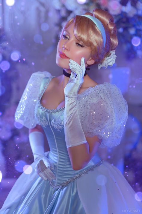 Disney Princess Photoshoot, Cinderella Ballgown, Cinderella Pictures, Princess Shot, Cinderella Characters, Cinderella Cosplay, Disney Princess Cosplay, Cinderella Princess, Cinderella Dress