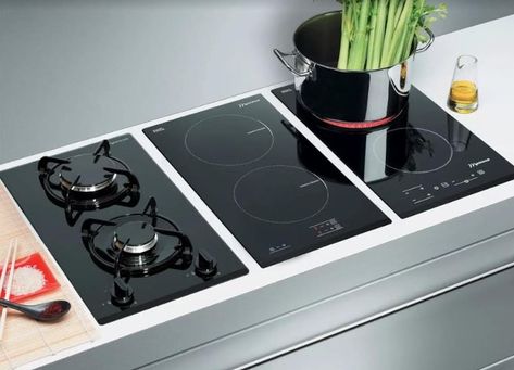 Gas vs Induction cooktops – what is your pick? | Did You Know Homes Kitchen Hob, Kitchen Cooktop, Rose Gold Kitchen, New Stove, Induction Stove, Hotel Room Design, Gas Cooker, Gas Hob, Induction Hob