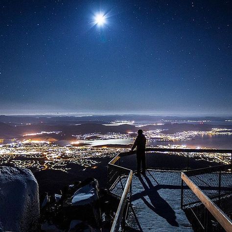 A full moon rising over the lights of Hobart, captured by @watermelonaddict from the summit of kunanyi / Mount Wellington. Hobart is Tassie's capital city and the second oldest capital in Australia, after Sydney. Located at the mouth of the River Derwent, it offers visitors a mix of captivating history, picturesque waterways, rugged mountains and fantastic gourmet experiences. We reckon you'll love the place! Thanks for tagging #discovertasmania, Joey! #Hobartandbeyond #Mountwellington #kunanyi Tasmania Aesthetic, Tasmania Road Trip, Hobart Australia, Tasmania Hobart, Tasmania Travel, Australia Landscape, Bruny Island, Full Moon Rising, World Of Wanderlust