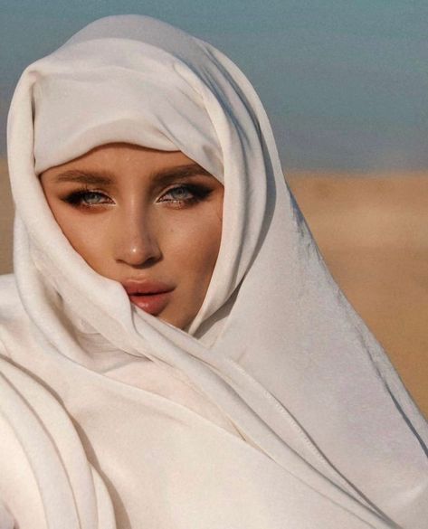 Desert Makeup, Middle Eastern Makeup, Desert Photoshoot, Desert Dream, Inspired Makeup, Future Wedding Plans, Future Wedding, Fashion Makeup, Makeup Inspiration