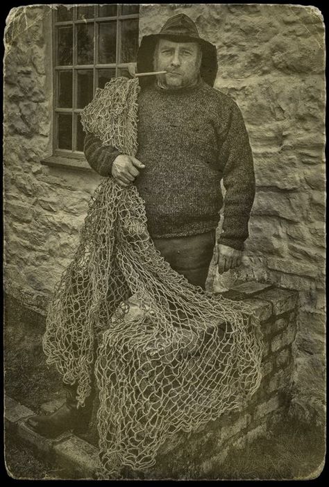 Irish Fisherman Aesthetic, Scottish Fisherman, 1920s Fisherman, Fisherman Clothing, 1800s Sailor, 1800s Fisherman, Old Fisherman Photography, Vintage Fisherman, Old Fisherman