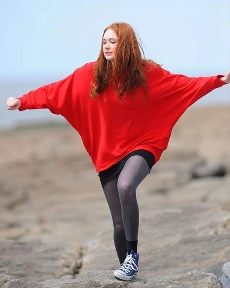 Amy Pond Aesthetic, Amy Pond Outfit, Karen Gilan, Tardis Console, Danielle Victoria, Amelia Pond, Karen Gillian, Retro Technology, Doctor Who Companions