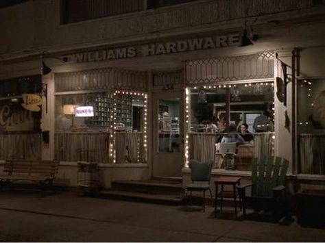 It’s the original set for Luke’s Diner. When the show moved to LA, they changed the look slightly, but kept some of these shots in the opening credits. Stars Hollow, Gilmore Girls, Diner, My Favorite, Doors, Stars