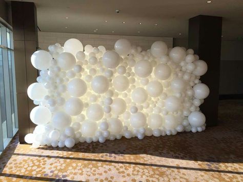 In The Clouds Party, Clouds Party, 50th Party Ideas, Balloon Decor Ideas, Winter Party Ideas, Cloud Decor, Cloud Party, Deco Ballon, Balloon Garland Diy