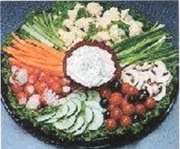 Meat and vegetable trays for 50. Create your own appetizer trays for a crowd. Amounts for meats, cheeses, vegetables, dips and garnishes Vegetable Trays, Easy Canapes, Veggie Appetizers, Appetizer Buffet, Appetizer Party, Meat Trays, Vegetable Appetizers, Dip Tray, Vegetable Tray