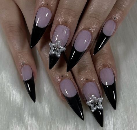 Stilleto Black French Tip Nails, Black French Tip Nail Art, White Nails With Black French Tip, Goth Prom Nails, Black French Stiletto Nails, Stiletto Black French Tip Nails, Goth French Tips, Black Tip Stiletto Nails, Black French Tip Nails Stiletto