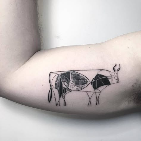 Picasso Bull, Spanish Artwork, Greek Goddess Tattoo, Taurus Symbol, Bull Tattoo, Taurus Symbols, Picasso Artwork, Taurus Zodiac Sign, Bull Tattoos