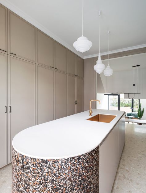 Bureau de Change Architects uses terrazzo in Frame House renovation Terrazzo Kitchen, Victorian Terraced House, Staircase Handrail, Glass Extension, Glass Display Case, White Kitchen Island, Split Level House, Steel Frame Construction, Frame House