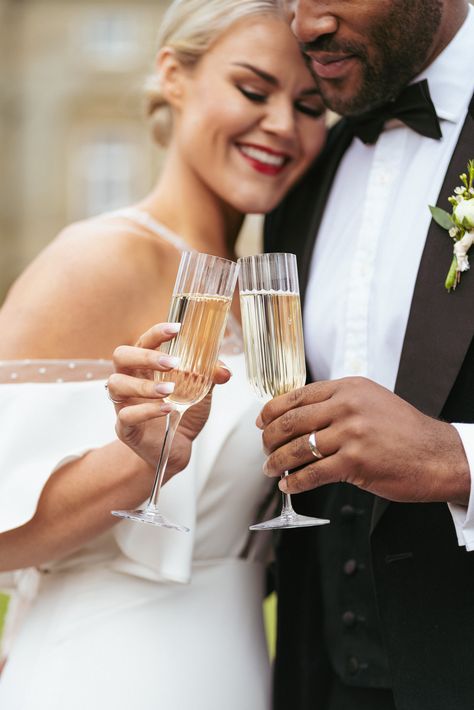 Champagne Wedding Pictures, Champagne Pictures Wedding, Photoshoot With Champagne, Champagne Wedding Photography, Champagne Wedding Photo, Wedding Toast Photography, Wedding Photo Champagne, Wedding Champagne Photo, Engagment Photo Champagne