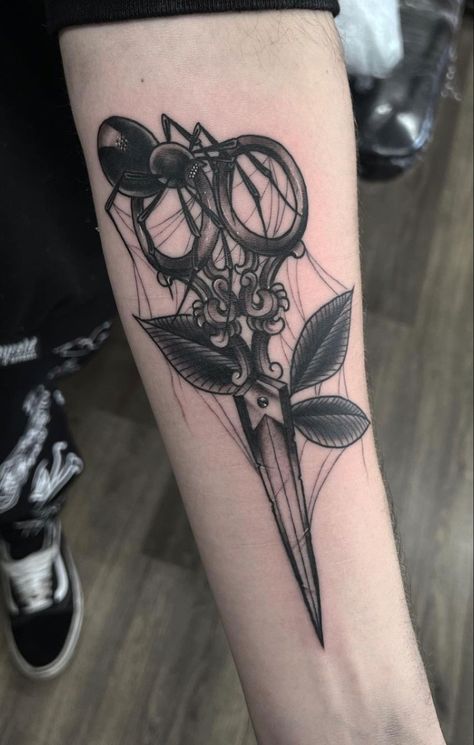 Scissor Tattoo, Shears Tattoo, Garter Tattoo, Tattoo Art Drawings, Tattoo Sleeve Designs, Body Modifications, Body Mods, Body Tattoos, Cute Tattoos