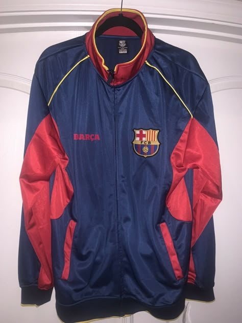 Barcelona Clothes, Blue Ripped Jeans Outfit, Barcelona Jacket, University Outfit, Art Outfit, Soccer Outfits, Outfit Inspo Casual, Tracksuit Jacket, Fire Fits