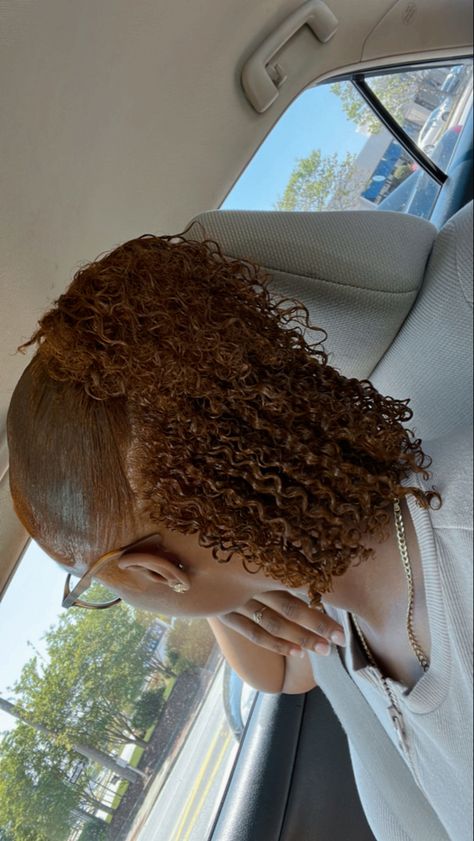 Honey Brown Hair Natural Hair, Honey Blonde 4c Hair, Honey Brown 4c Hair, Honey Blonde Natural Hair, Natural Hair Bun Styles, Mixed Curly Hair, Honey Brown Hair, Quick Natural Hair Styles, Dyed Hair Inspiration