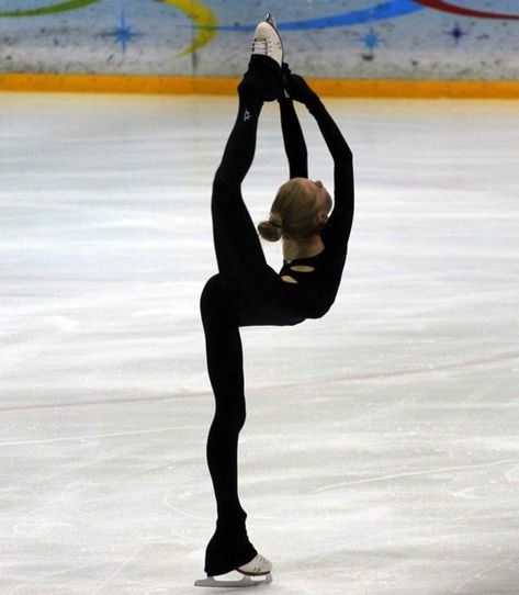 Ice Aesthetic, Long Silky Hair, Ice Skater, Skater Aesthetic, Tumblr Aesthetic, Ice Skaters, Normal Girl, Ice Princess, Ice Queen