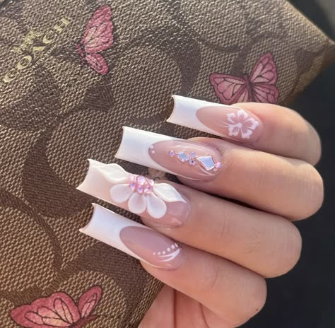 Nails Inspo Spring, Spring Nails Trends, Quinceanera Nails, Spring Nails Ideas, Nails And Spa, We Are Closed, Diy Acrylic Nails, Nails Trends, Simple Acrylic Nails