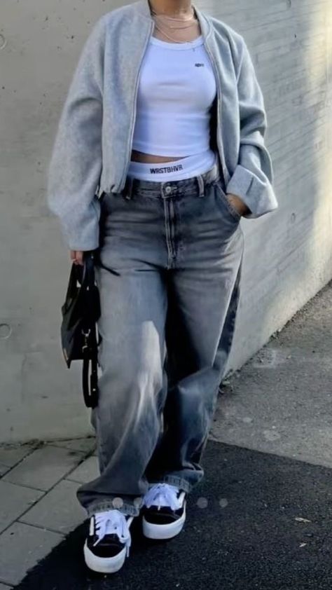 Skate Jeans Outfit, Street Style Outfits Casual, Modest Casual Outfits, Looks Pinterest, Cool Girl Style, Oufits Casual, Dancers Outfit, Swag Girl Style, Crazy Outfits