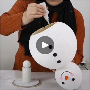 Diy Snowman Centerpiece, Diy Light Up Snowman, String Snowman Balloon Diy, Styrofoam Snowman Crafts, Paper Mache Snowman Diy, Snowmen Diy Crafts, Diy Large Snowman, Snowman Ideas Outdoor, How To Make A Snowman